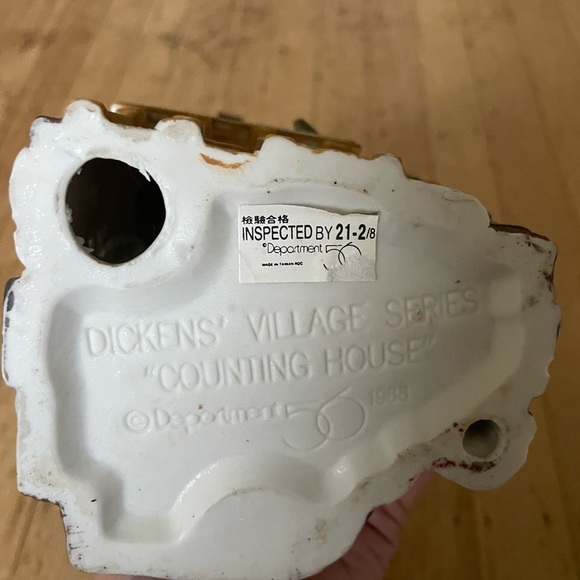 Department 56 lighted Ceramic Counting House - Picture 8 of 8